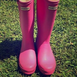 Hunter pink boots